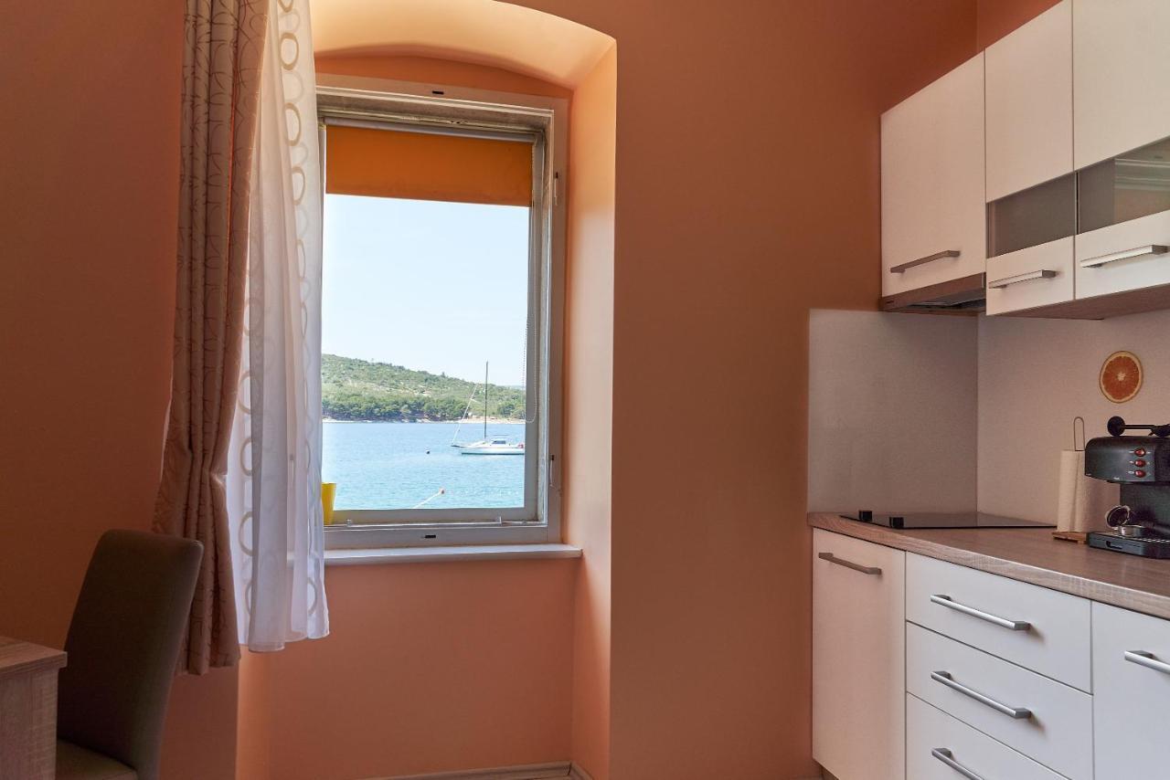 Apartments Nives Cres Exterior photo